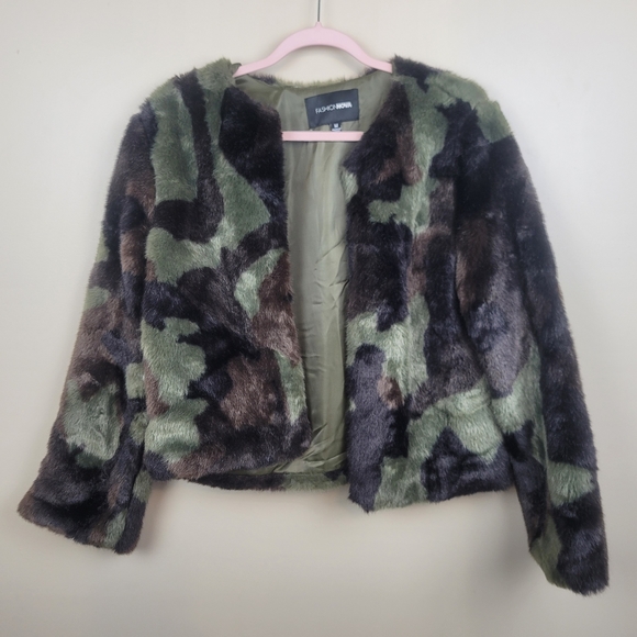 Fashion Nova Camo Faux Fur Jacket size M - Picture 2 of 7